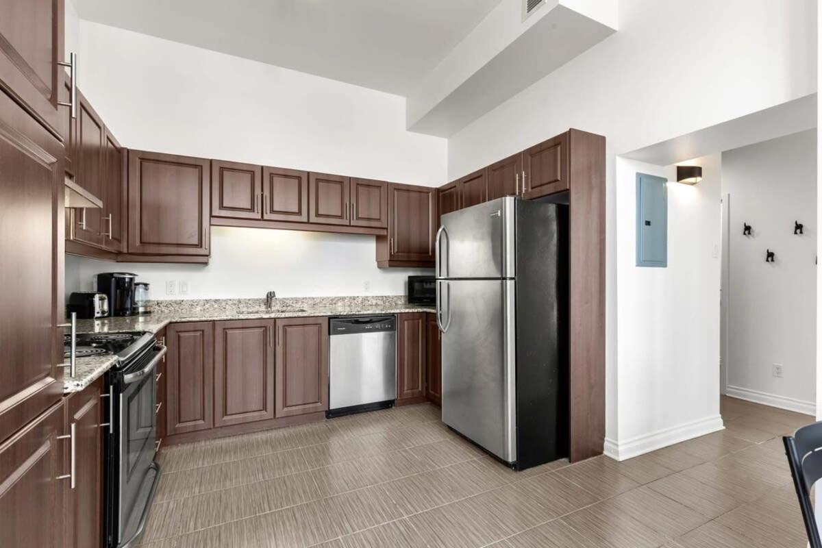 M11 The Simpsons Suite 3Br In The Heart Of Mtl Montréal Extérieur photo